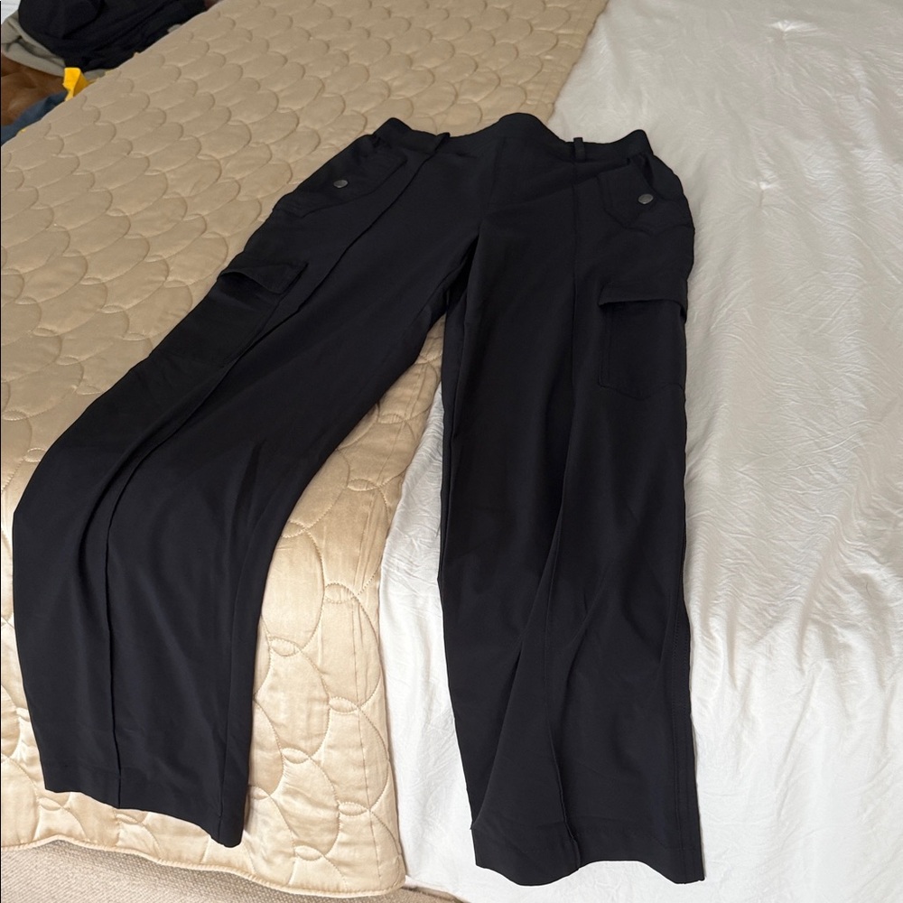 Athleta Black Wide-Leg Cargo Pants